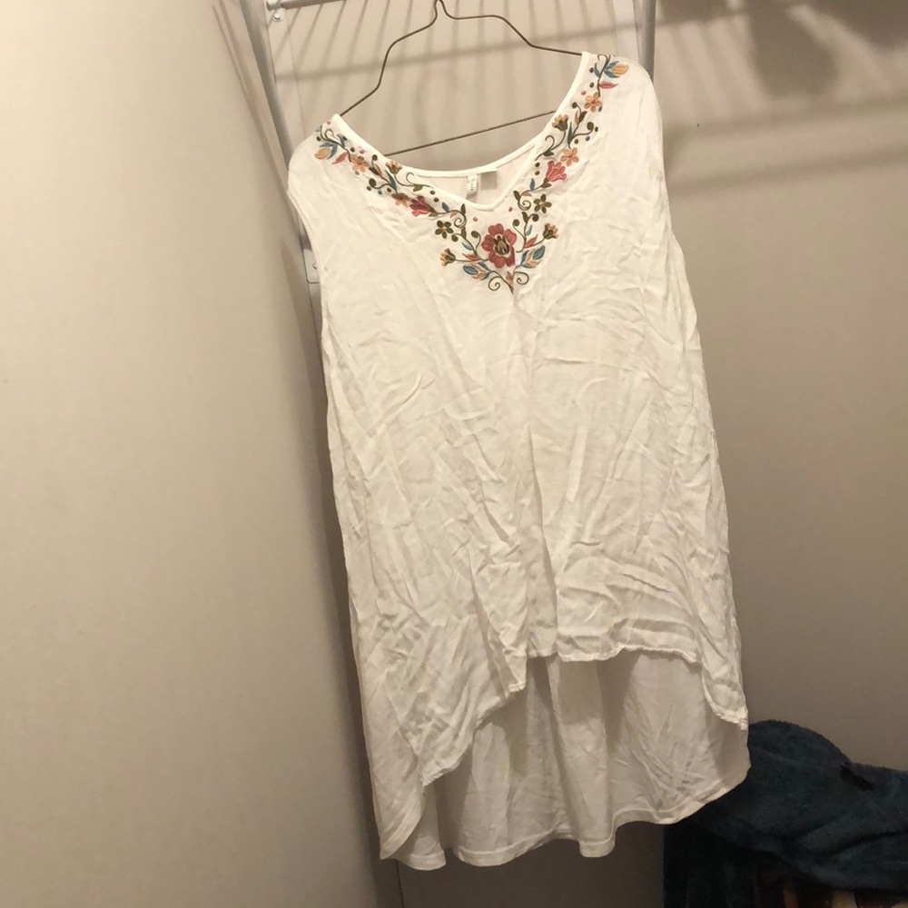 Sleeveless blouse